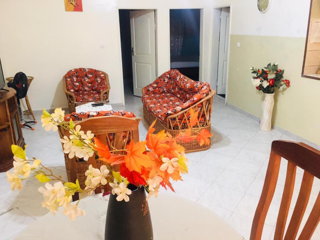 Residence Sh Yaounde Bagian luar foto